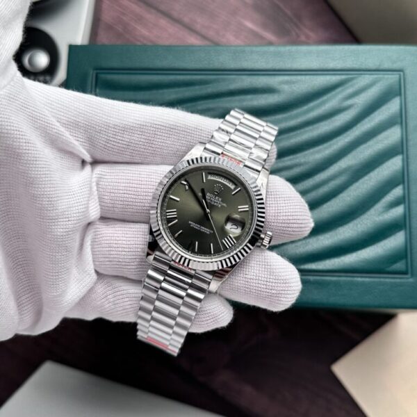 Rolex Day-Date 228236 Replica Watch Refine Green Dial GM V2 40mm