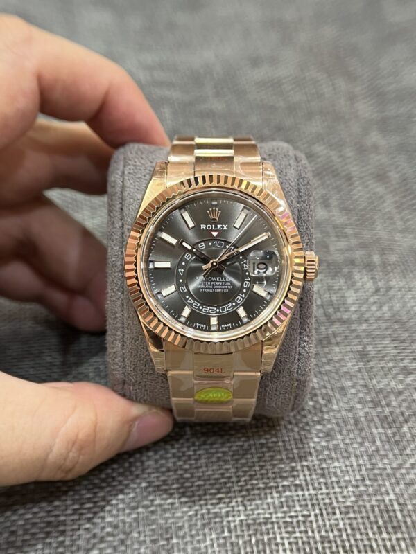 Rolex Sky Dweller 326935 Rhodium Dial Best Replica Watch Noob Factory 42mm